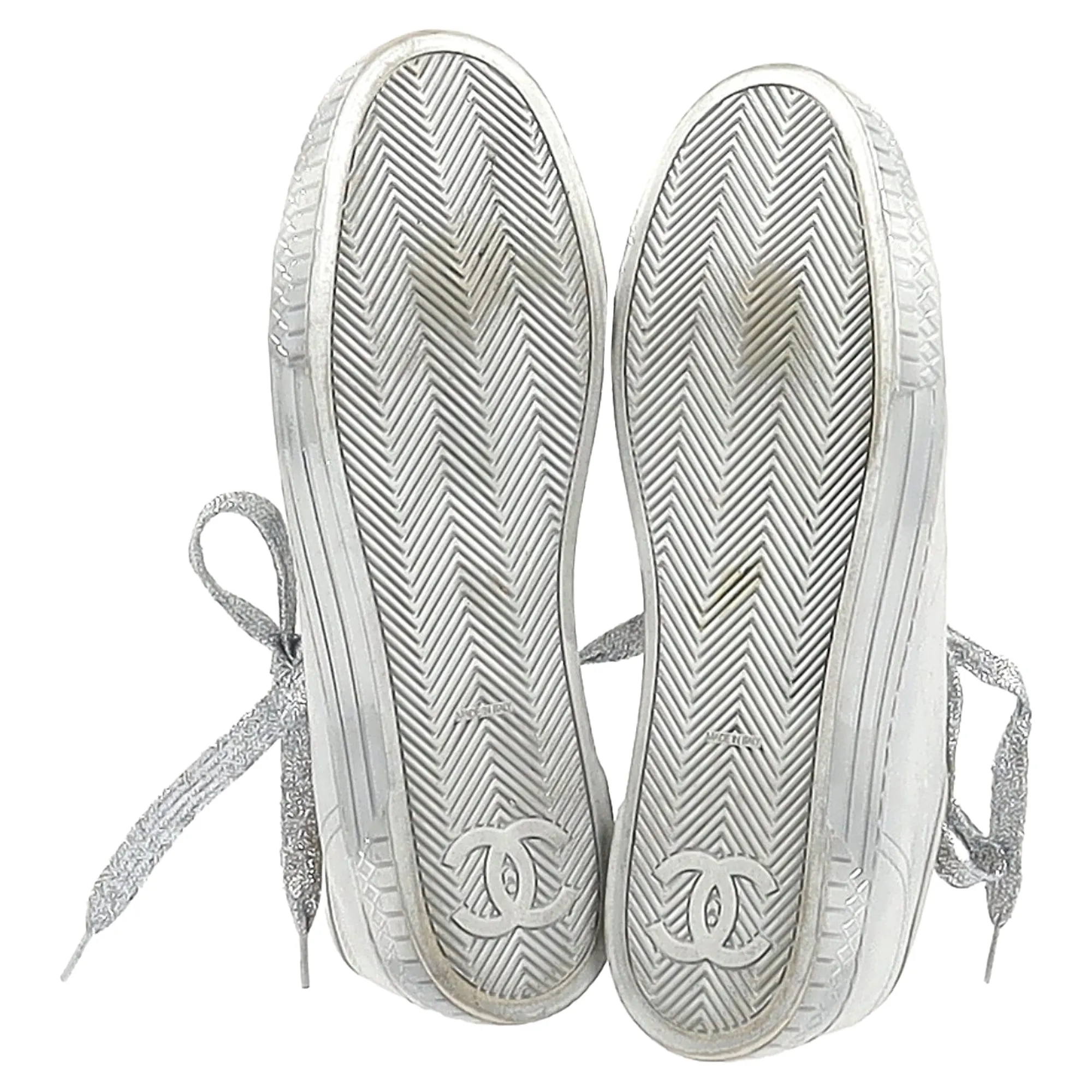 Chanel Metallic CC Logo Low Top Sneakers in Silver Leather