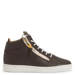 Giuseppe Zanotti Kriss