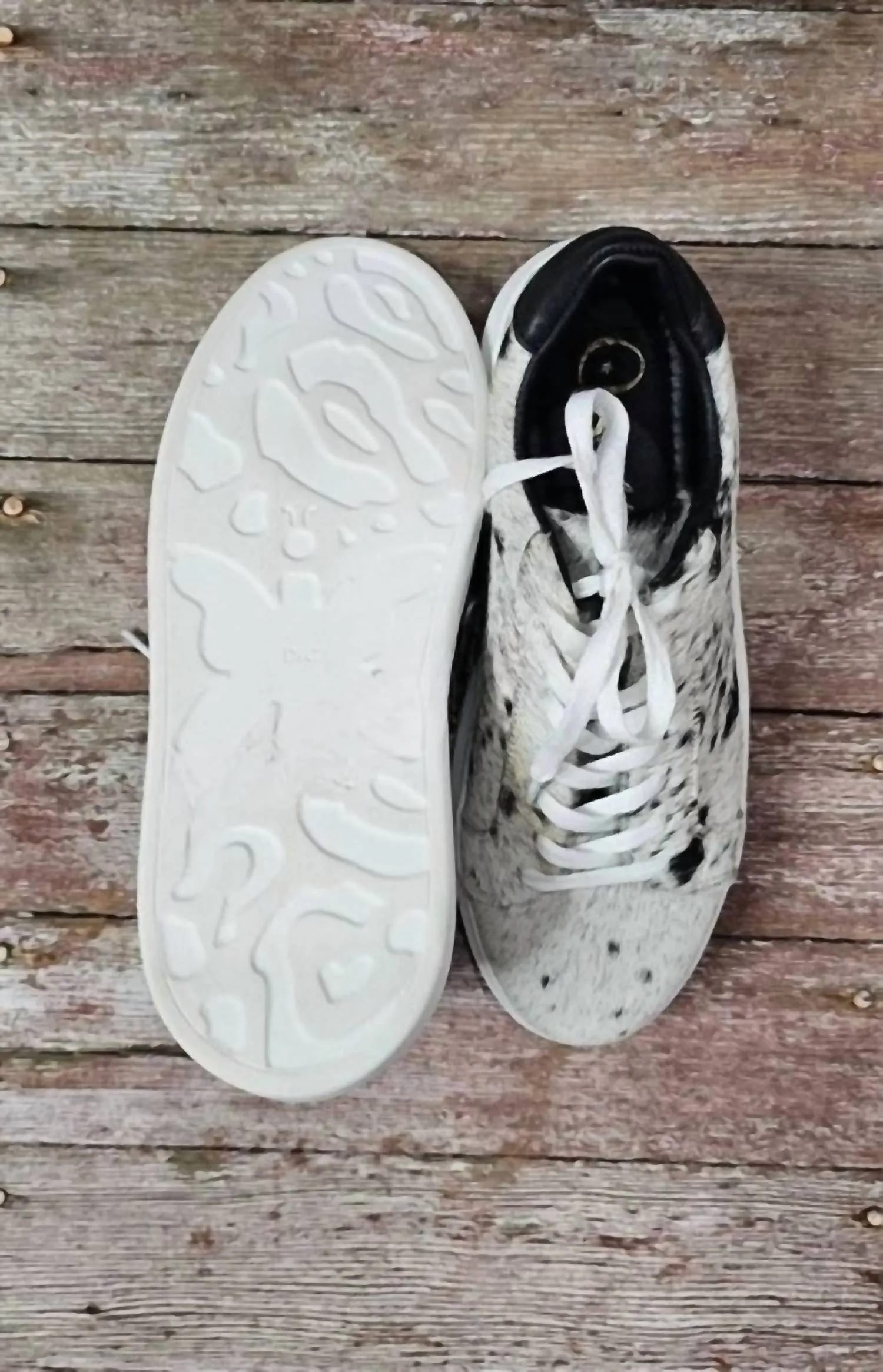 Julie Cowhide Sneakers In White