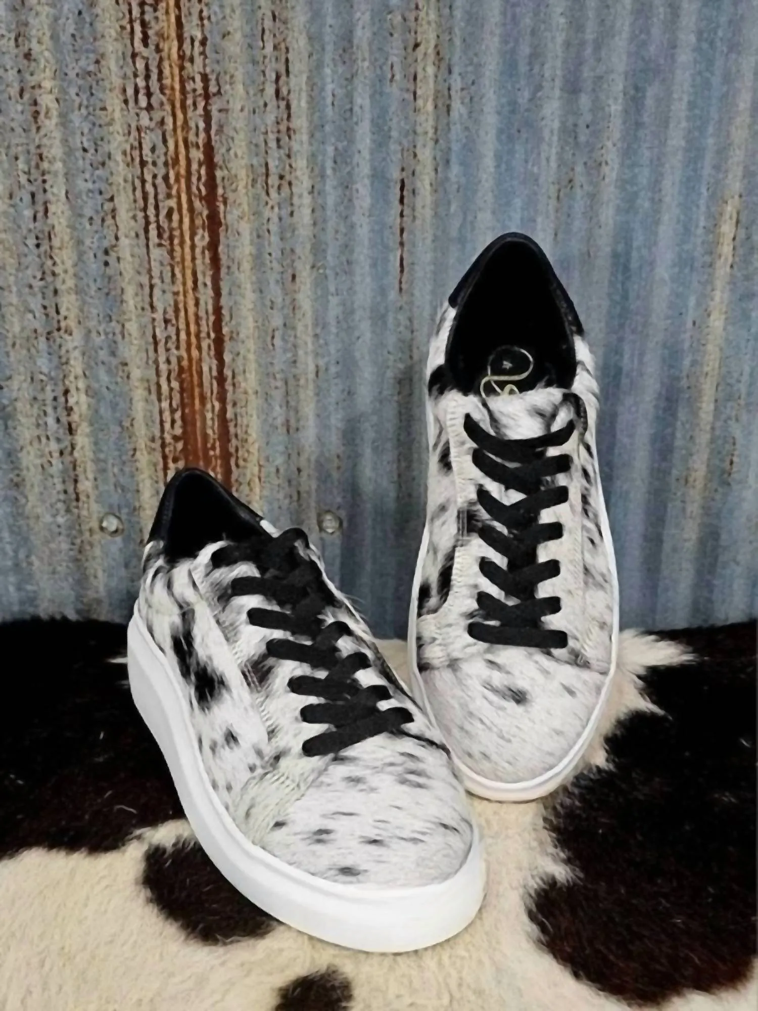 Julie Cowhide Sneakers In White