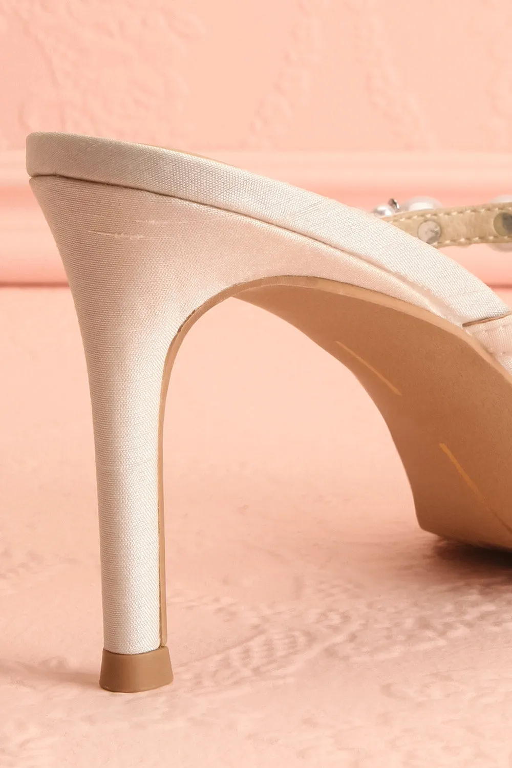Kanika | Pointed-Toes Heel with Pearls