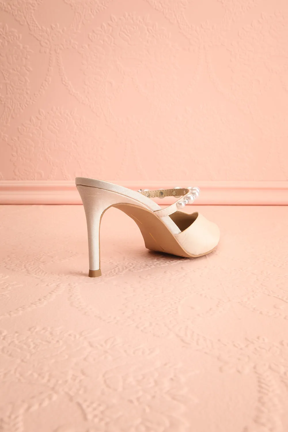 Kanika | Pointed-Toes Heel with Pearls