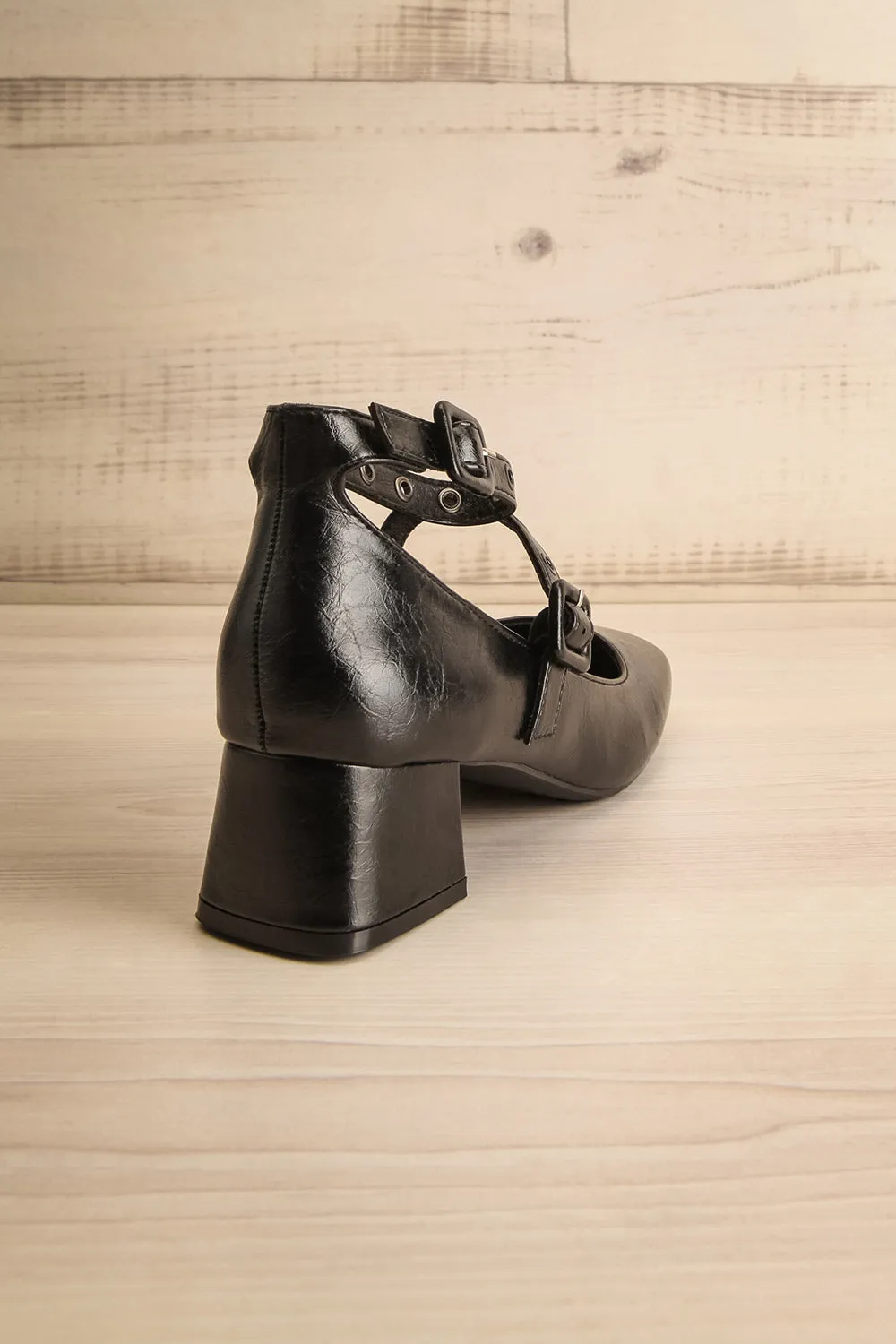 Kundah | Pointed Toe Black Heels