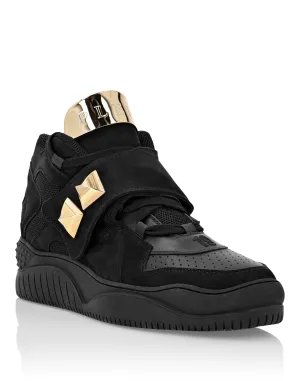 Lo-Top Sneakers