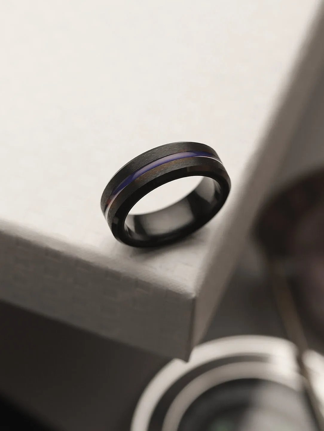 Men Black Blue Grooved Centre Band Ring