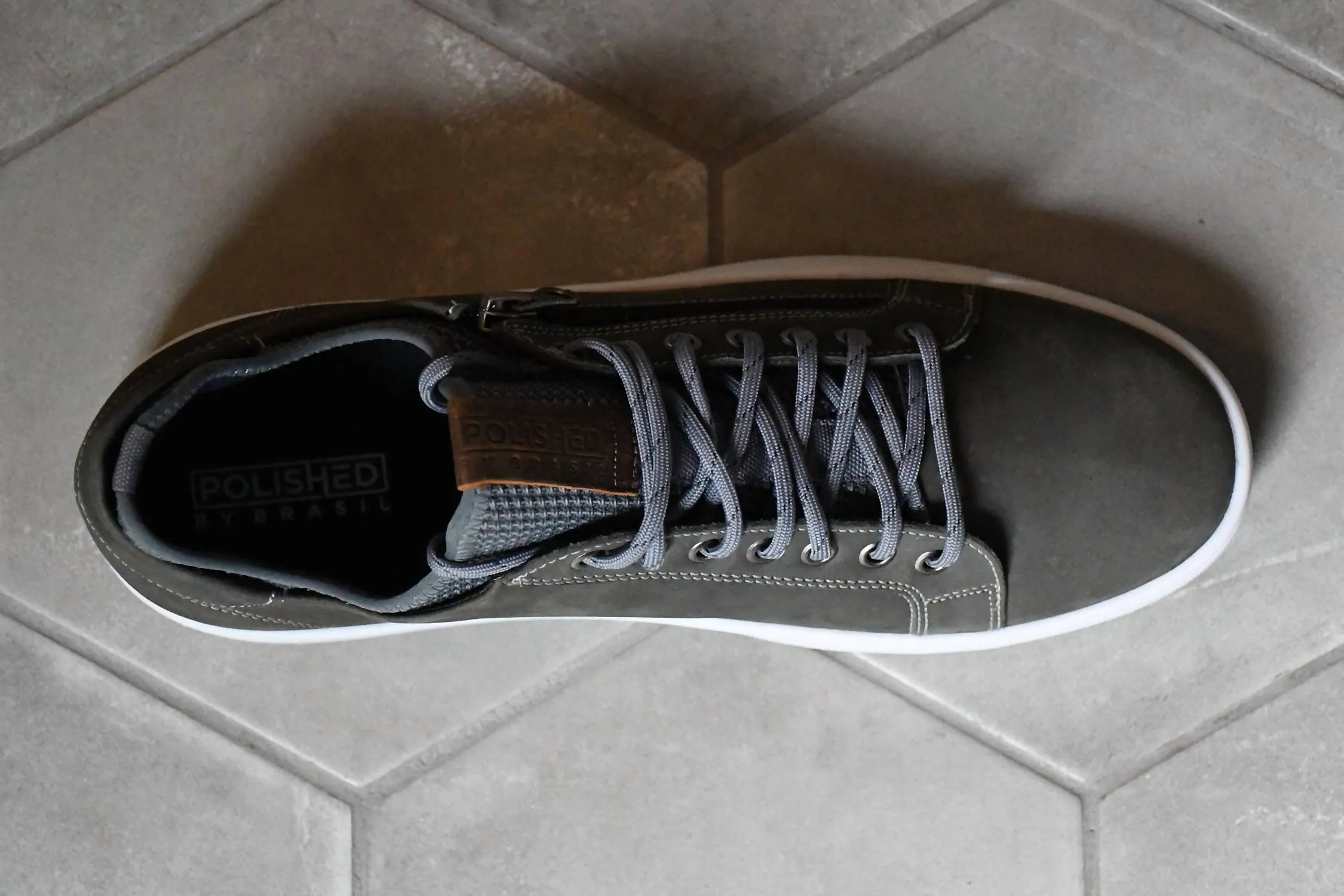 Men Pikes Sneakers In Peak Gray