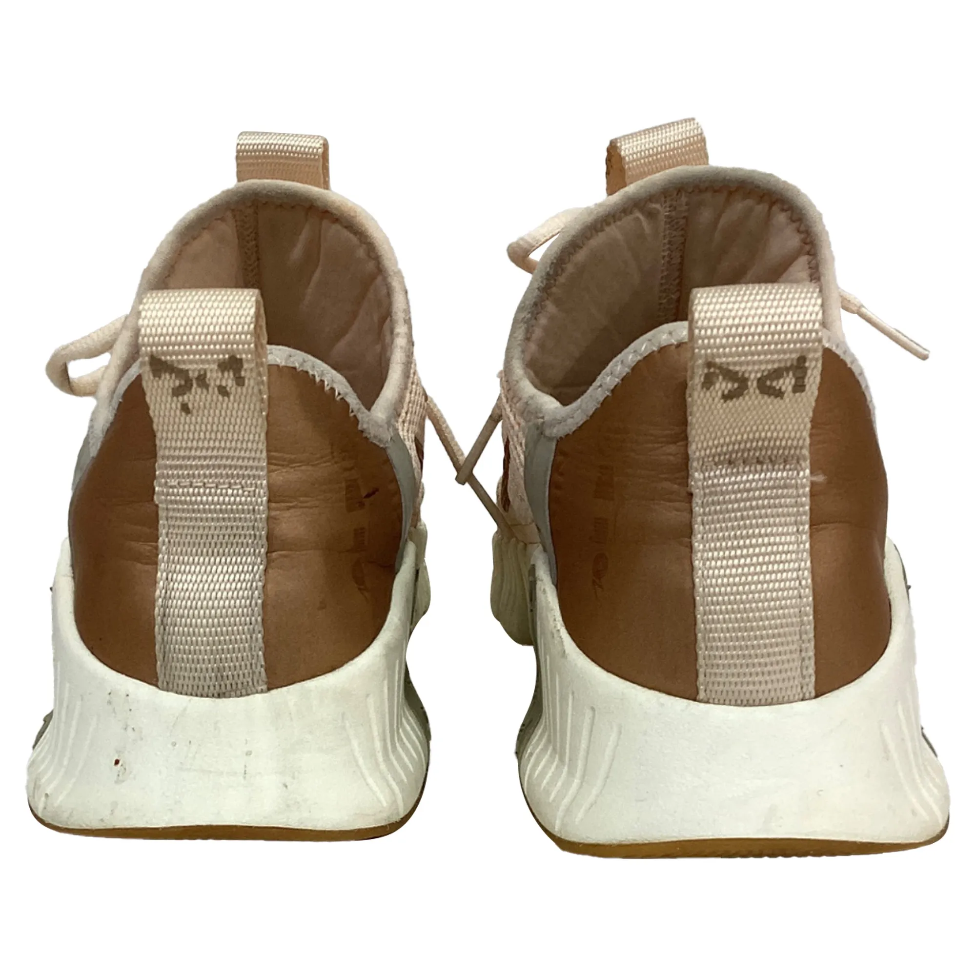 Nike Free Metcon 3 Sneakers in Guava Ice Polyester