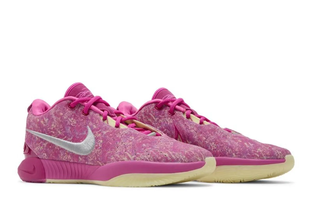 Nike LeBron 21 The World Is Your Oyster