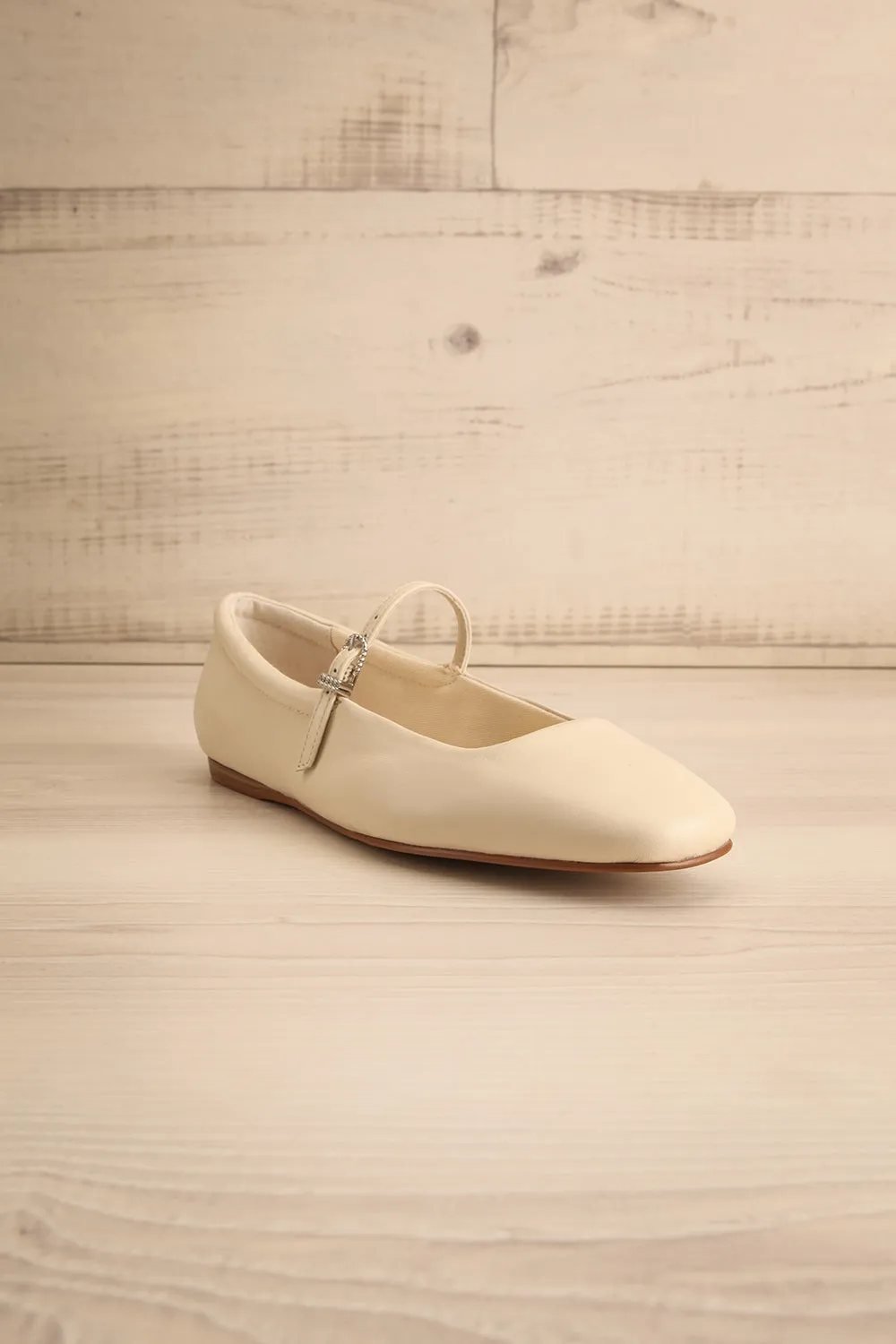 Reyes Ivory | Leather Ballerina Flats