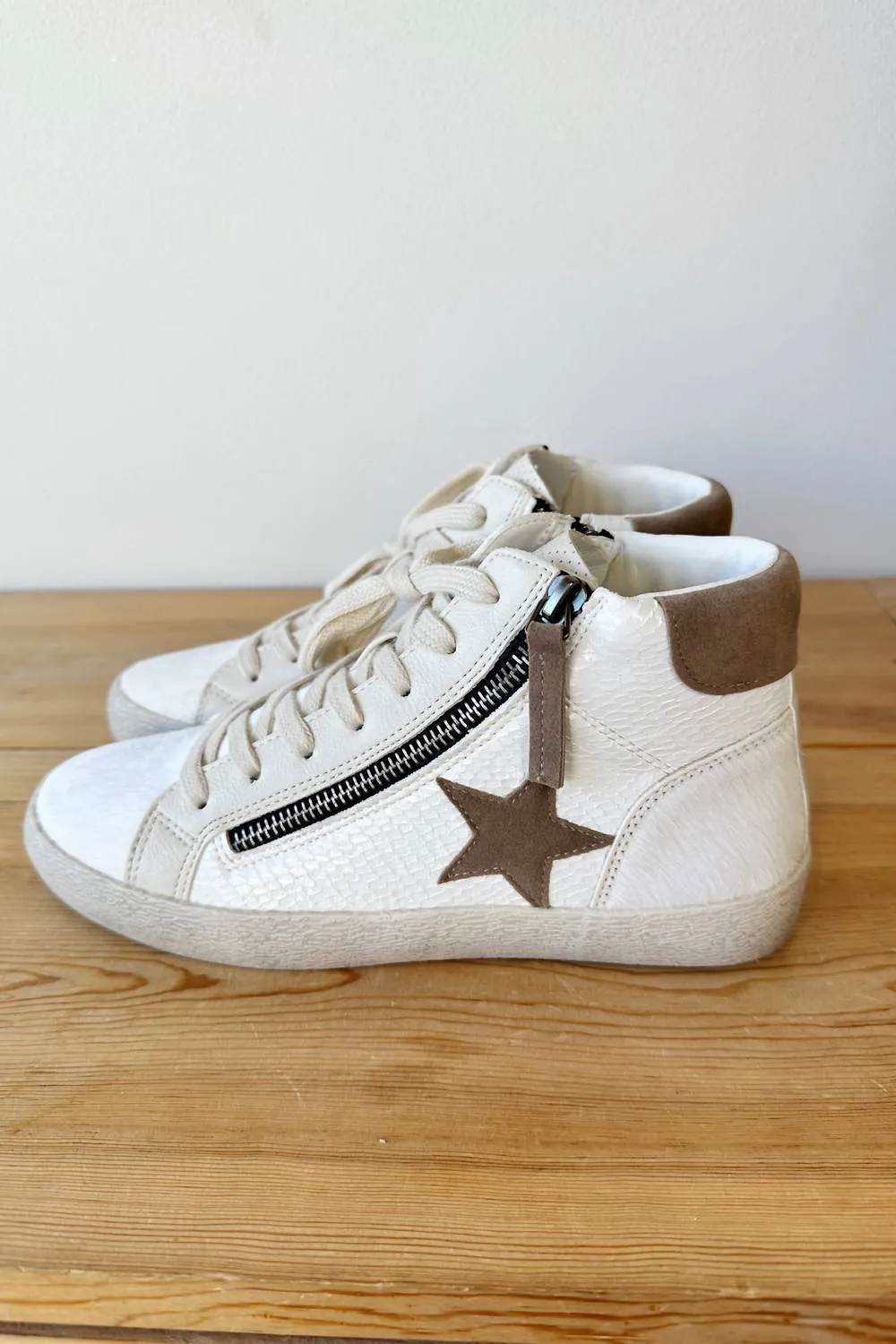 Women Elle Sneaker In White