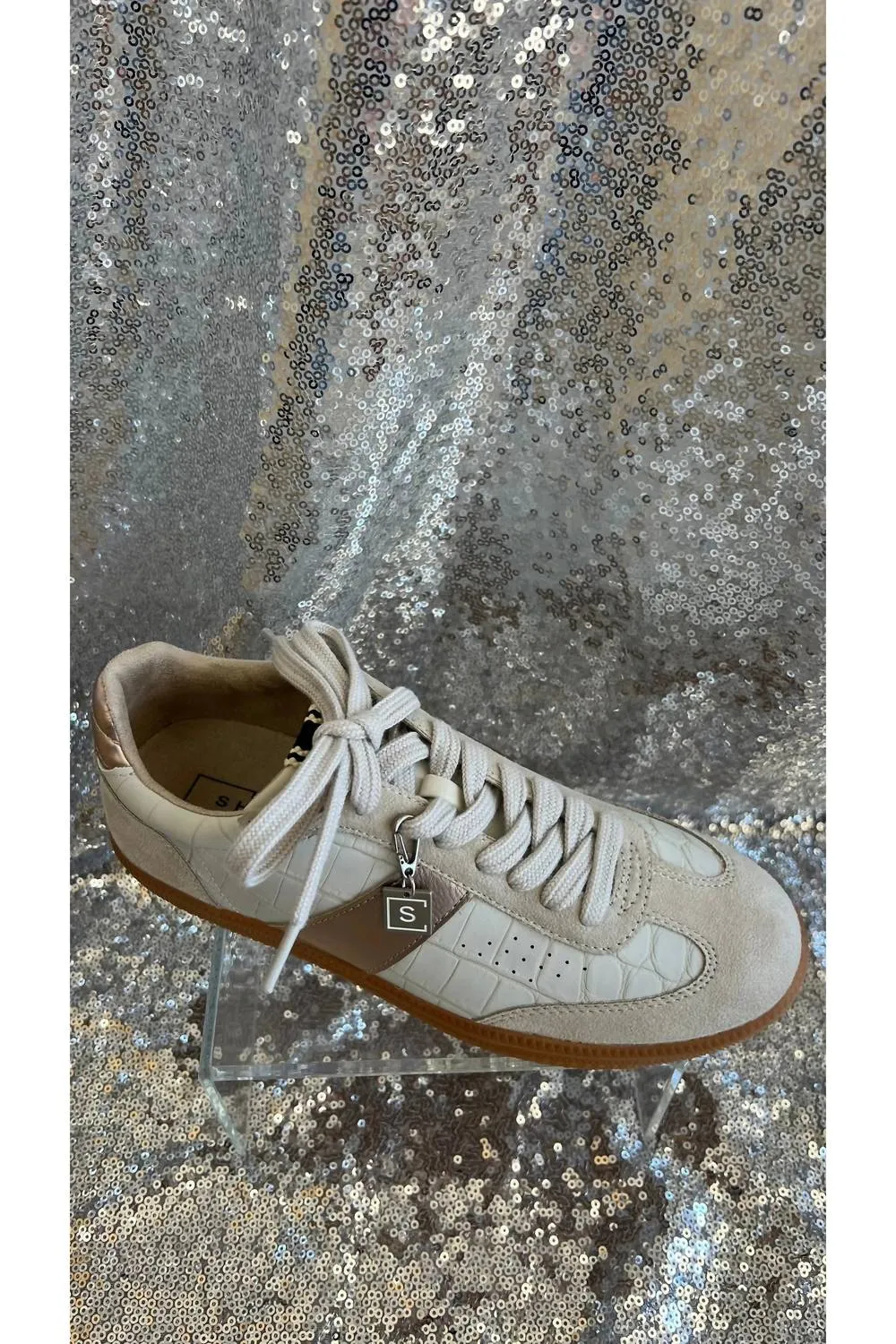 Women Sydney Croc Sneaker In Cream