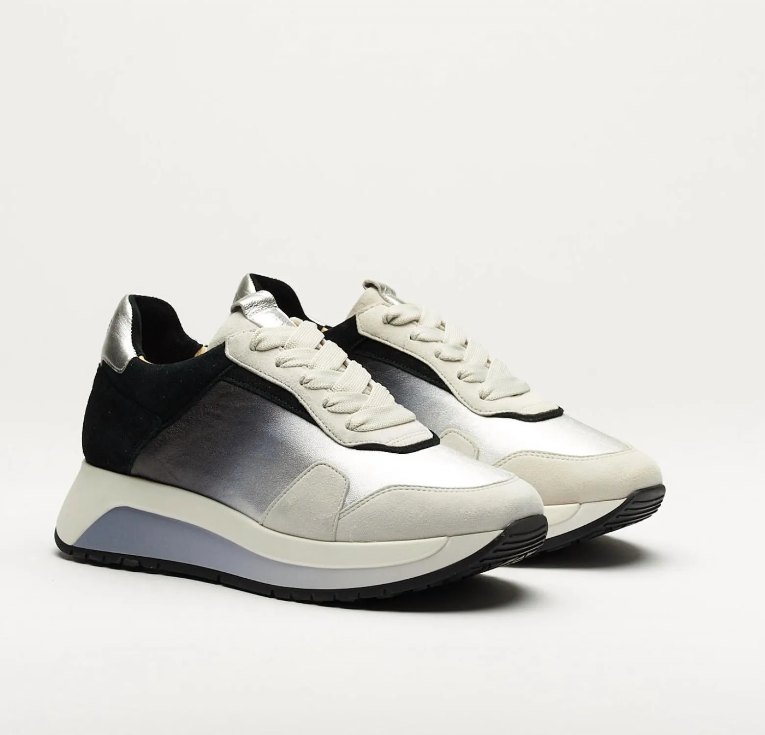 Women's Capri Shoes In Black Degrade