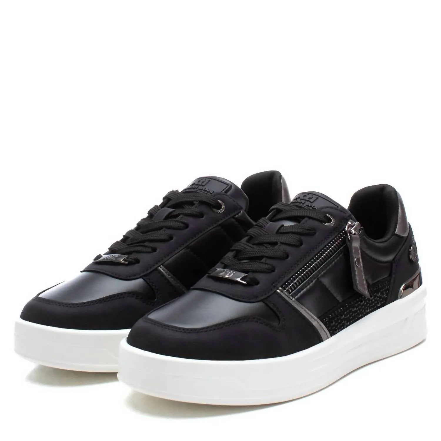 Women's Casual Sneakers In Black