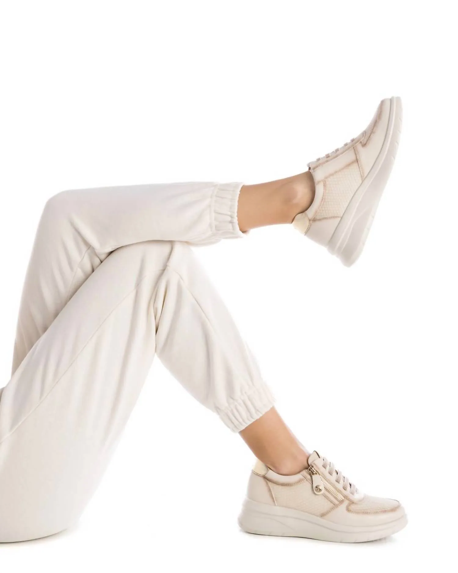 Women's Casual Sneakers In Ivory