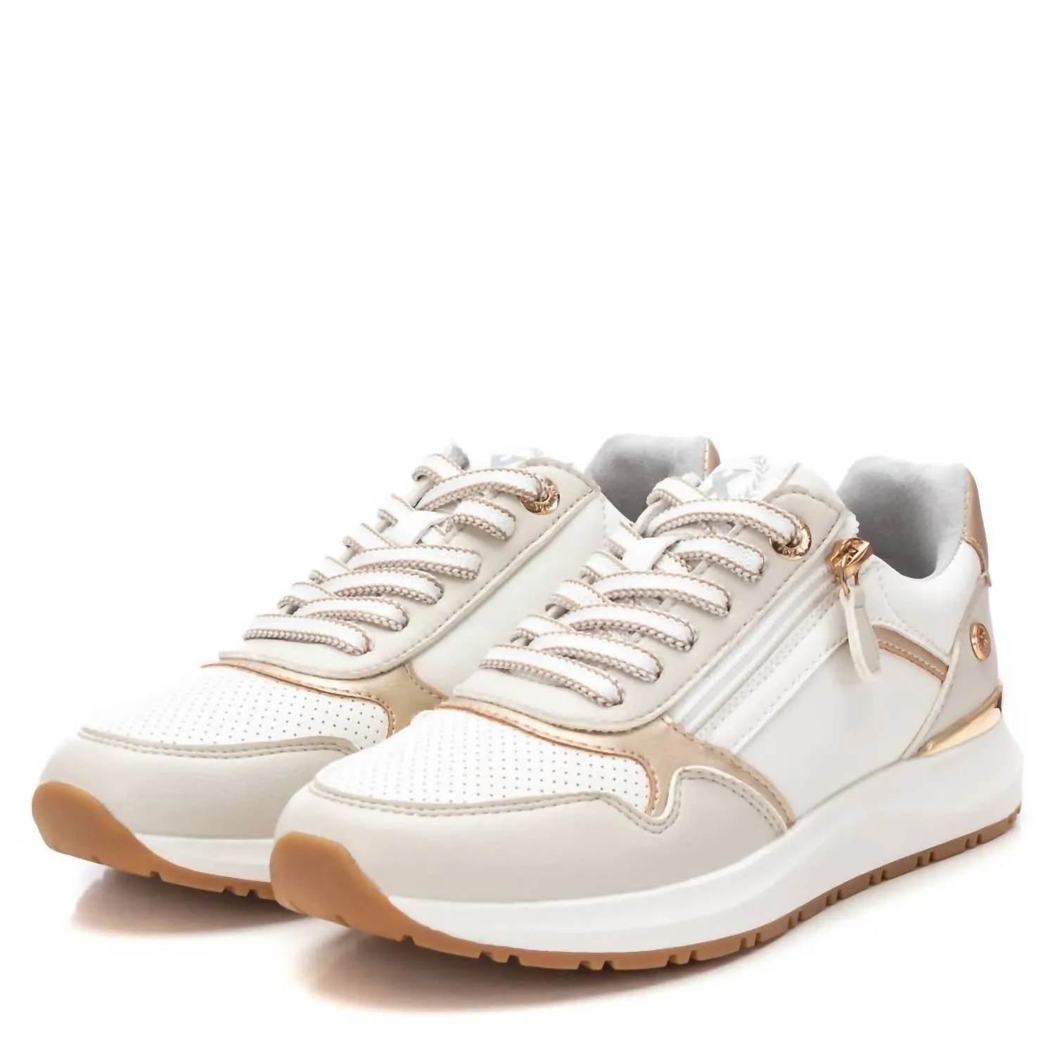 Women's Casual Sneakers In White