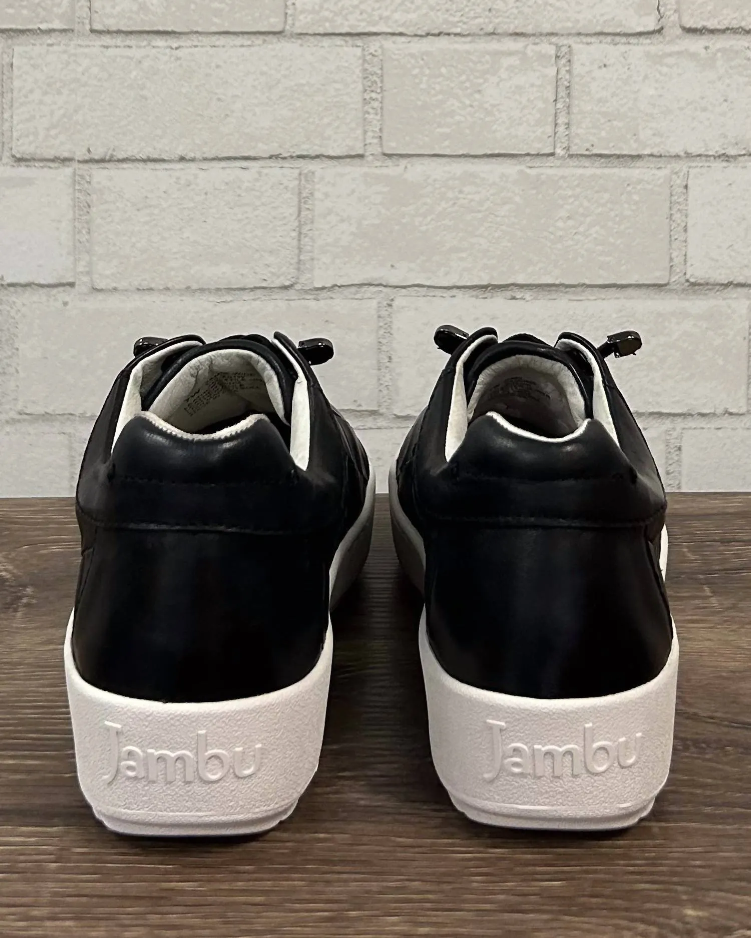 Women's Chloe Sneakers In Black