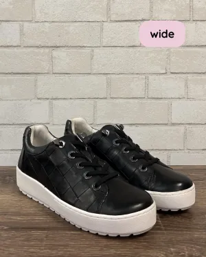 Women's Chloe Sneakers In Black