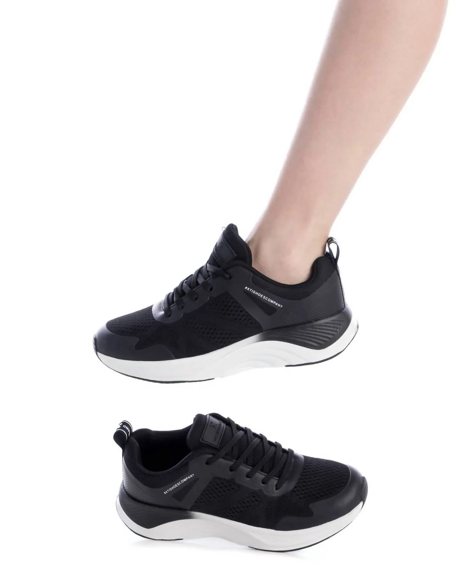 Women's Comfort Walking Sneakers In Black