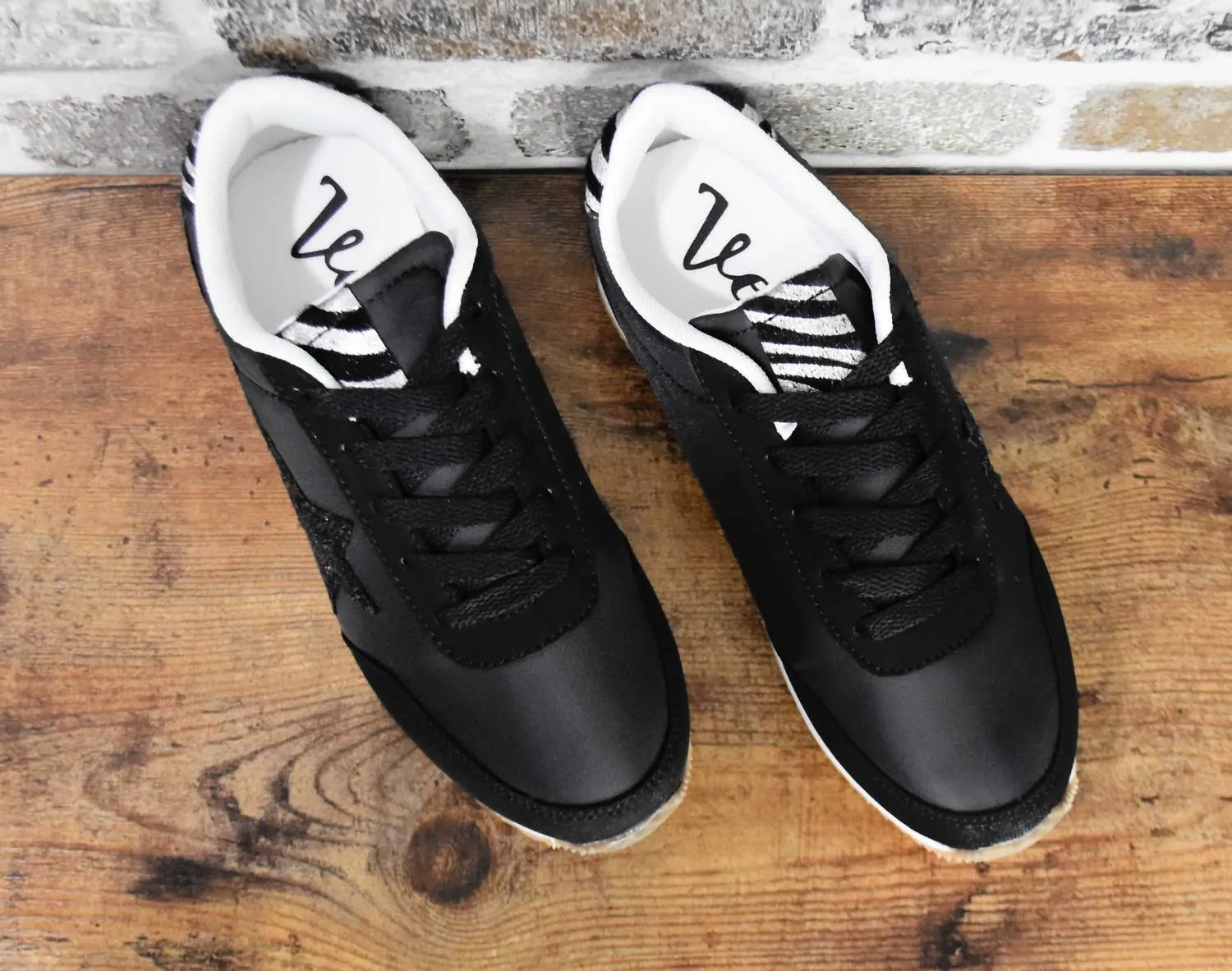 Women's Gypsy Jazz Fashion Sneakers In Black Vintage