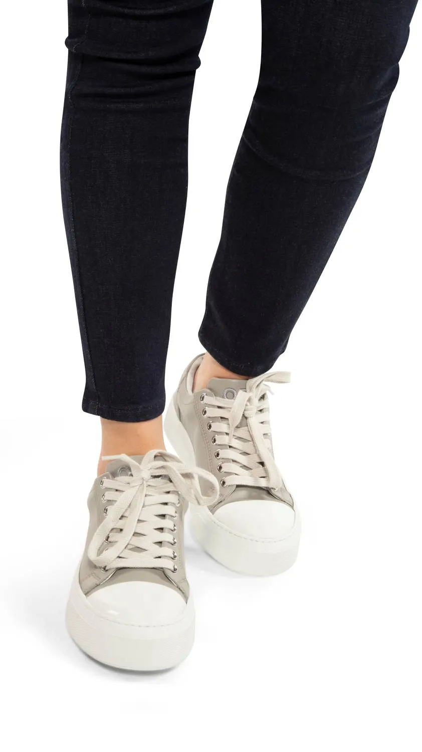 Women's Leather Low-Top Sneaker In Light Grey