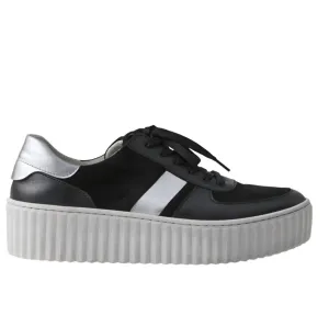 Women's Low-Top Sneaker In Black/silver