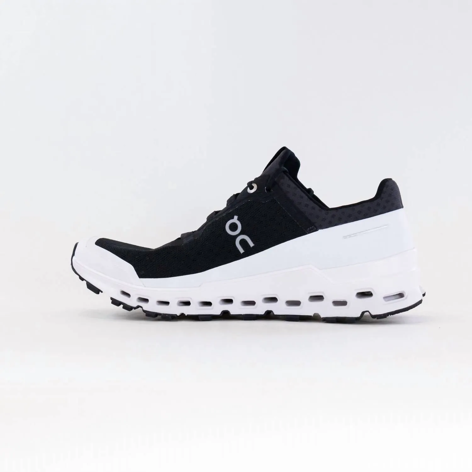 Women's On Cloudultra Running Sneakers In Black/white
