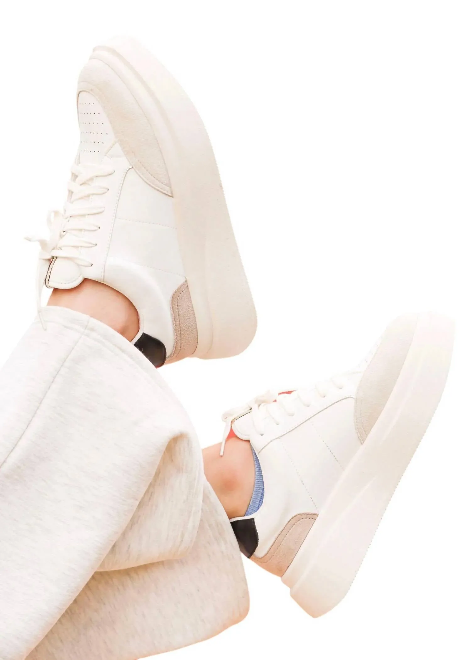 Women's Skylar Sneakers In Black