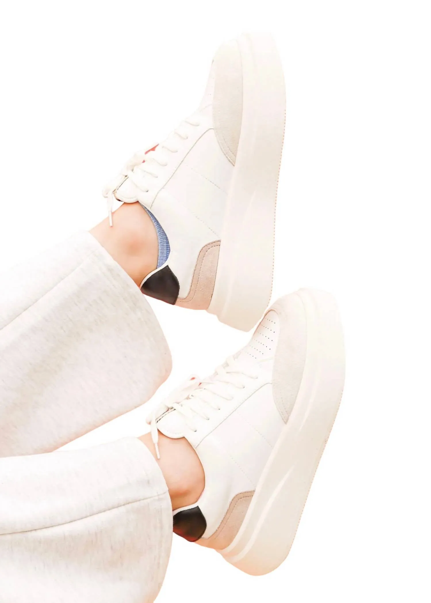Women's Skylar Sneakers In Black