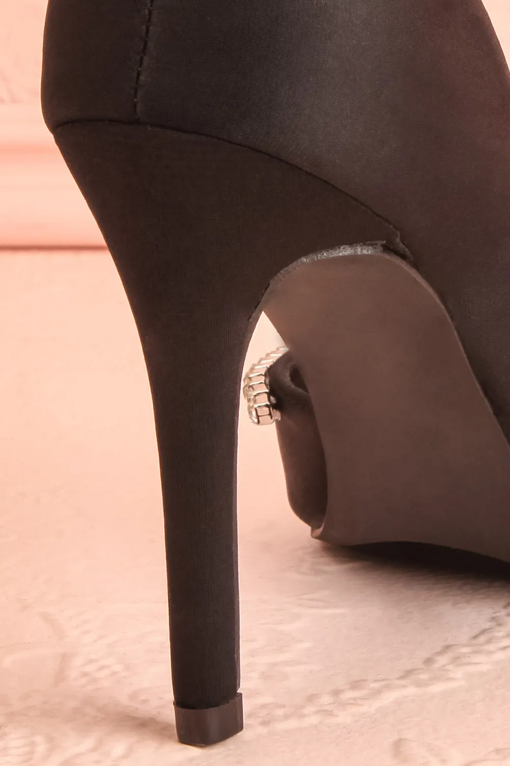 Zulana | Black Pointed Toe Heels w/ Crystals
